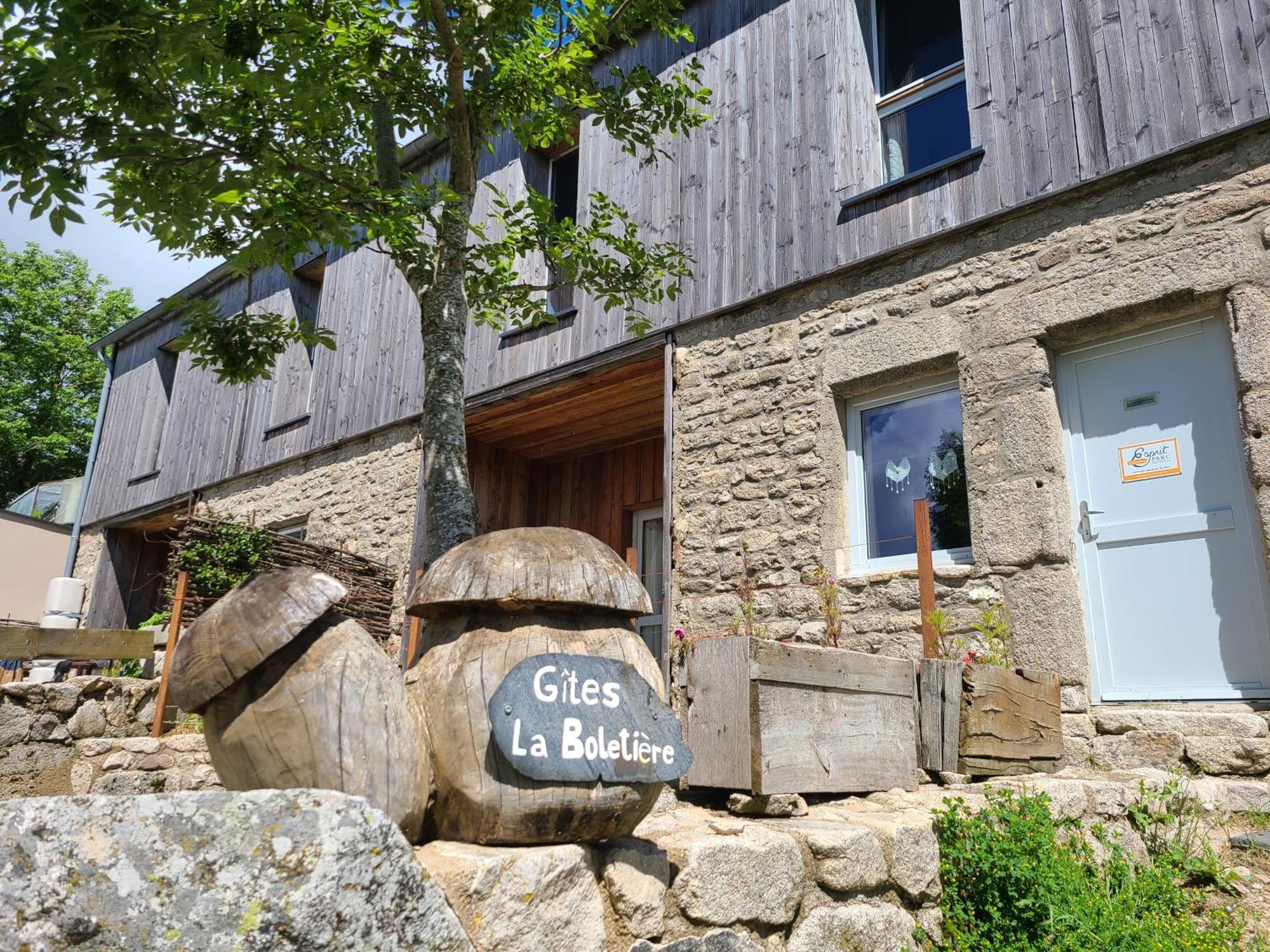 Gites La Boletiere Saint-Étienne-du-Valdonnez Exteriör bild