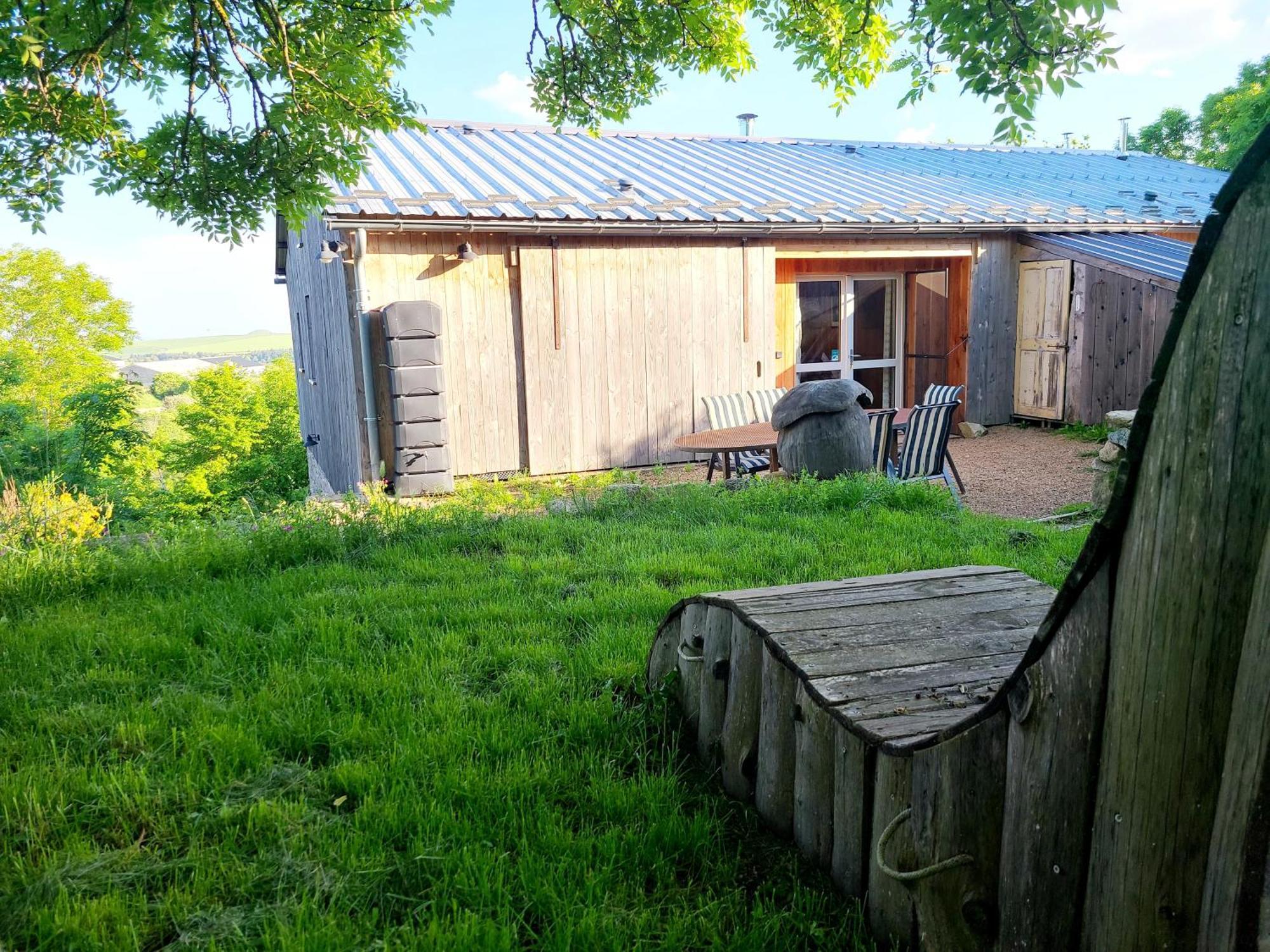 Gites La Boletiere Saint-Étienne-du-Valdonnez Exteriör bild